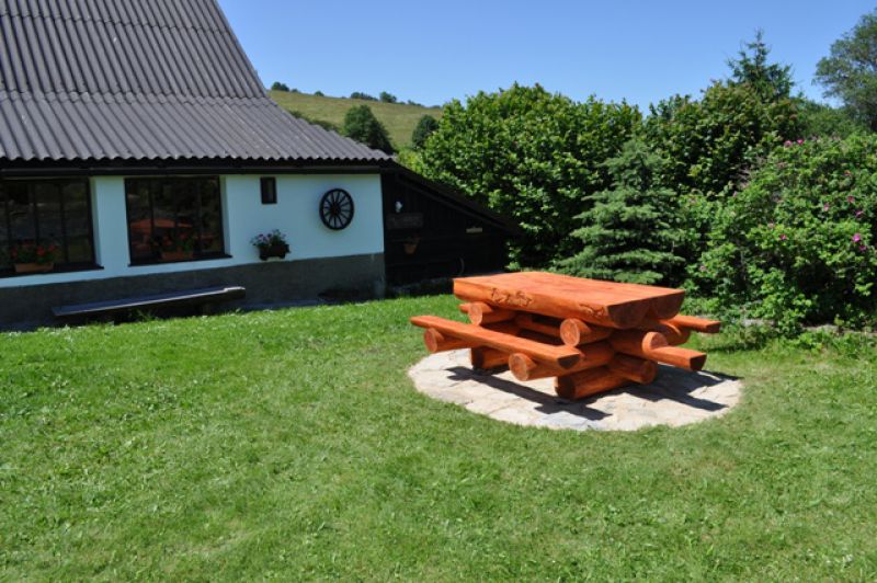 Srubový nábytek