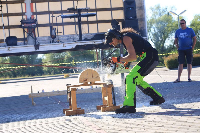 Řezbářská show - speedcarving