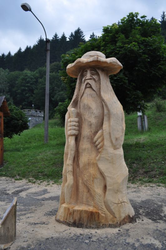 Rychtářské dřevosochání - 5 soch za 5 dní vytvořených jedním sochařem