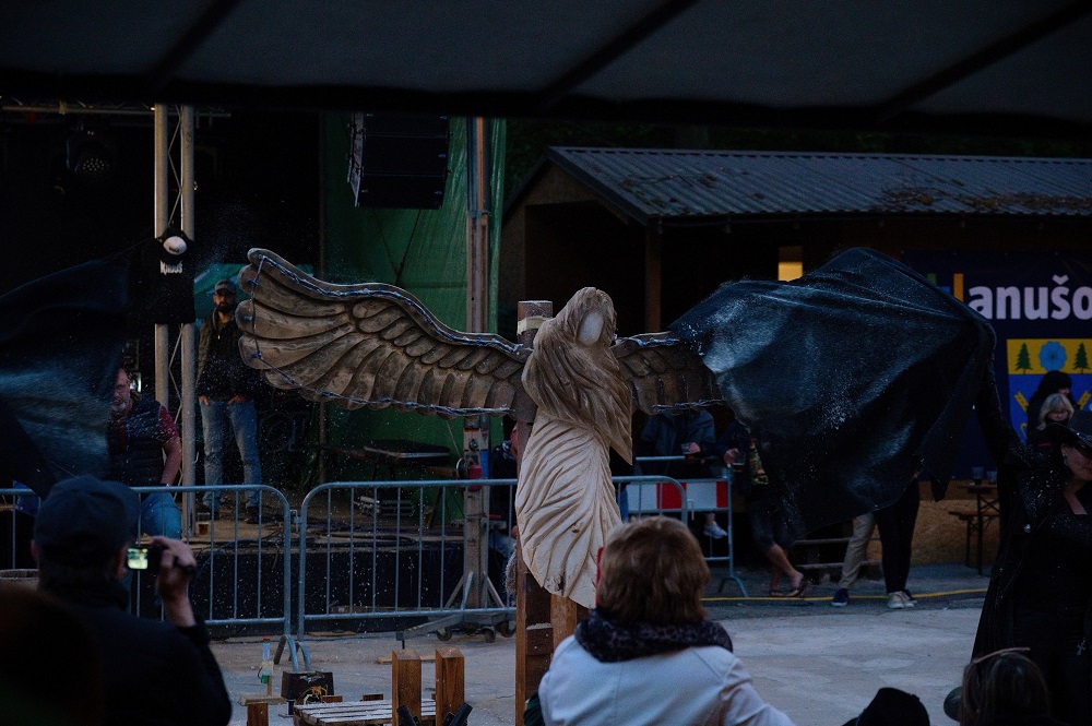 Řezbářská show Na křídlech andělů