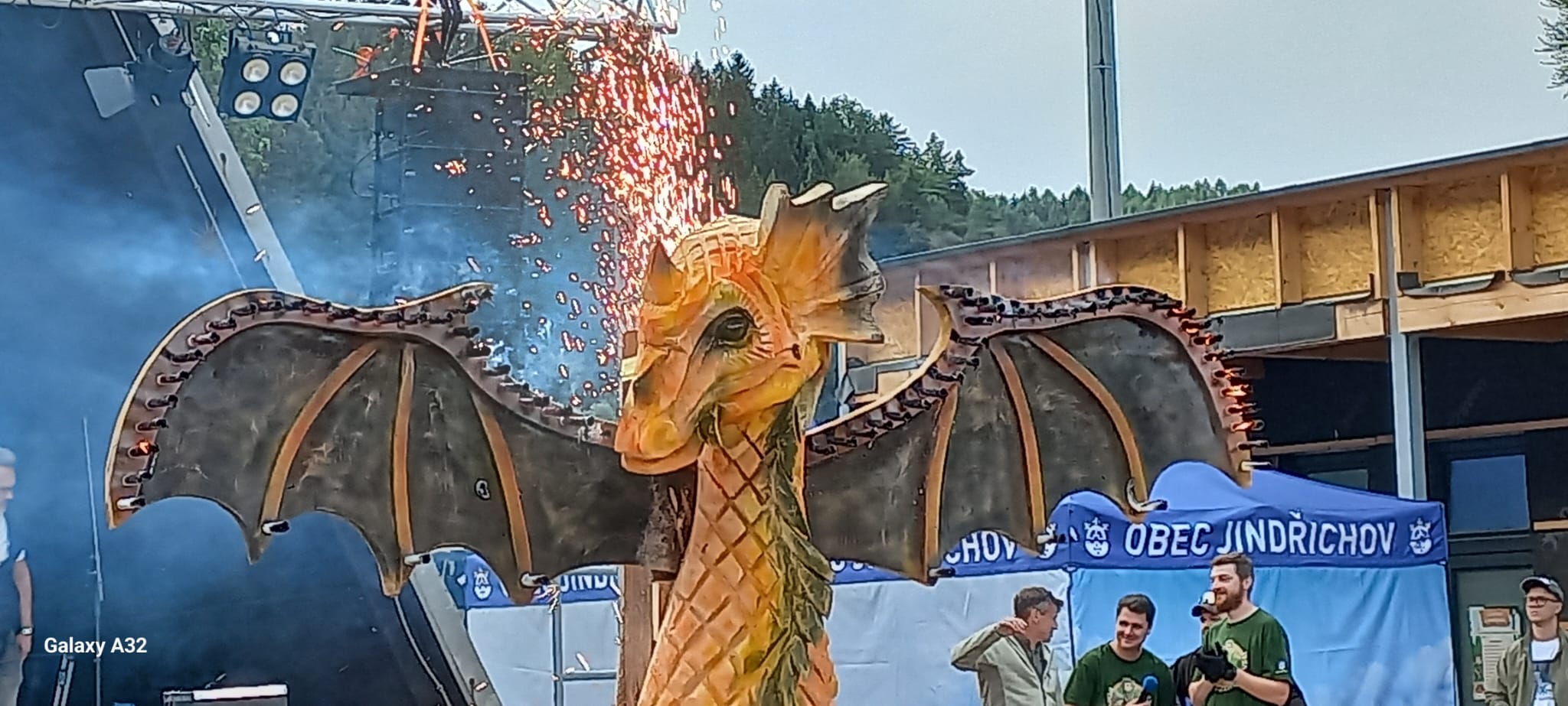 Řezbářská show Dračí oheň